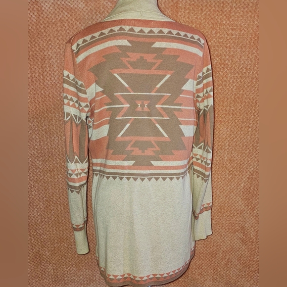 Aztec style Cardigan - Picture 2 of 3